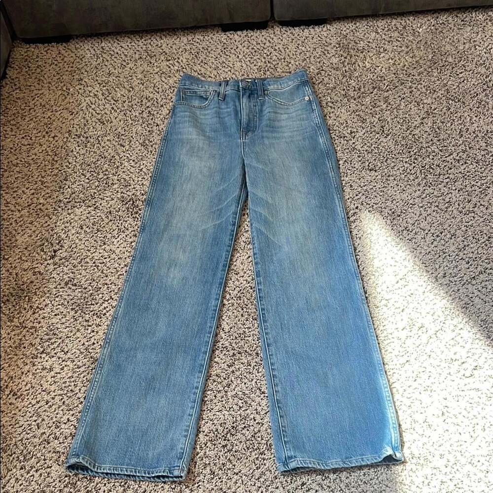 EUC Madewell 11" high rise flare jeans. Size 27